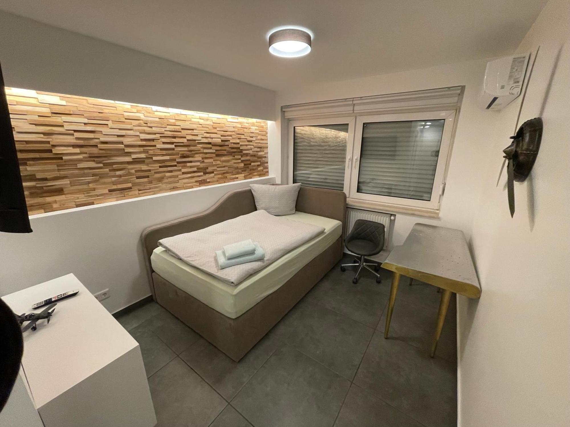 Aviators Guest House - Premium Room 스트라우스베르크 외부 사진