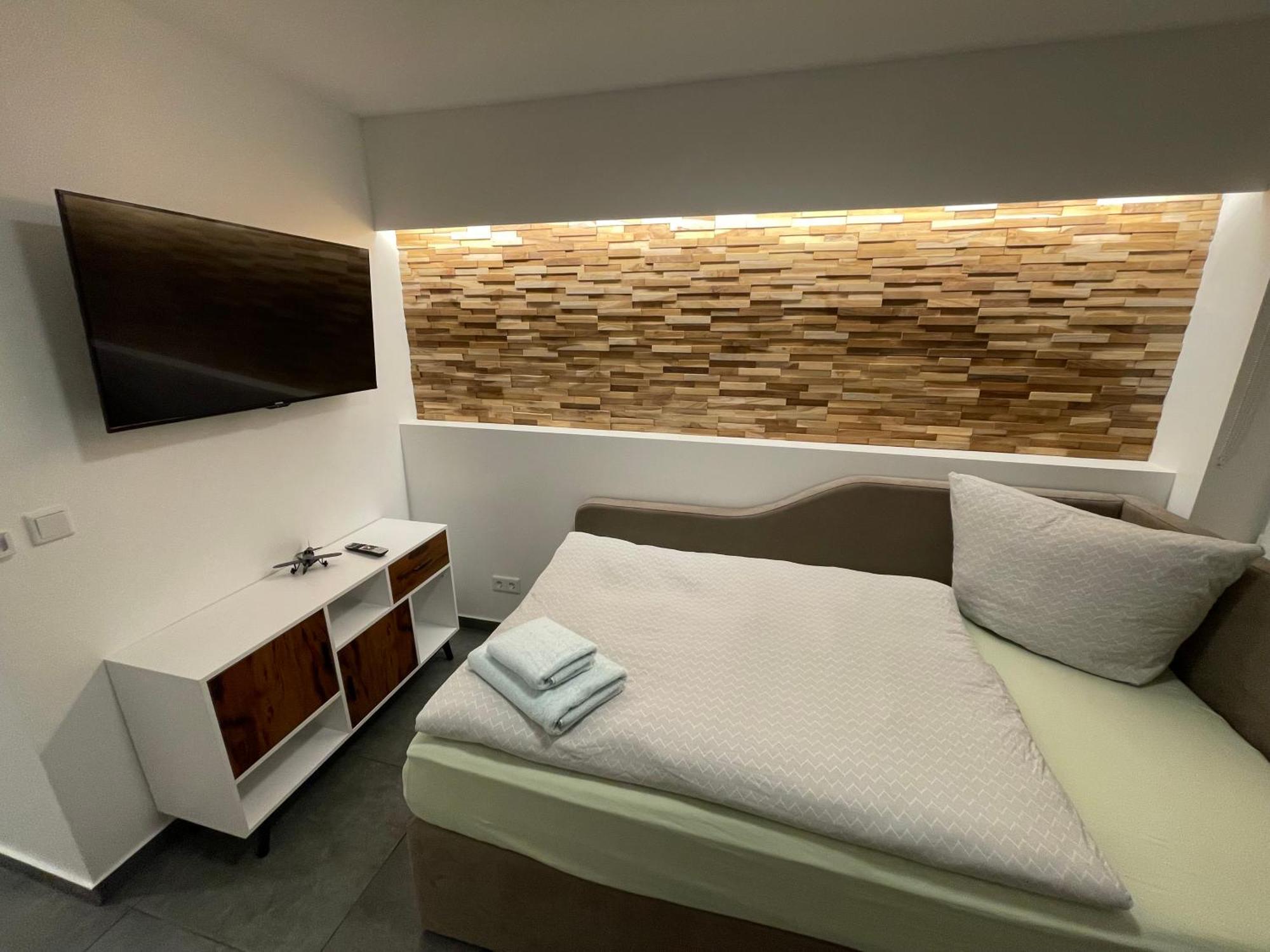 Aviators Guest House - Premium Room 스트라우스베르크 외부 사진